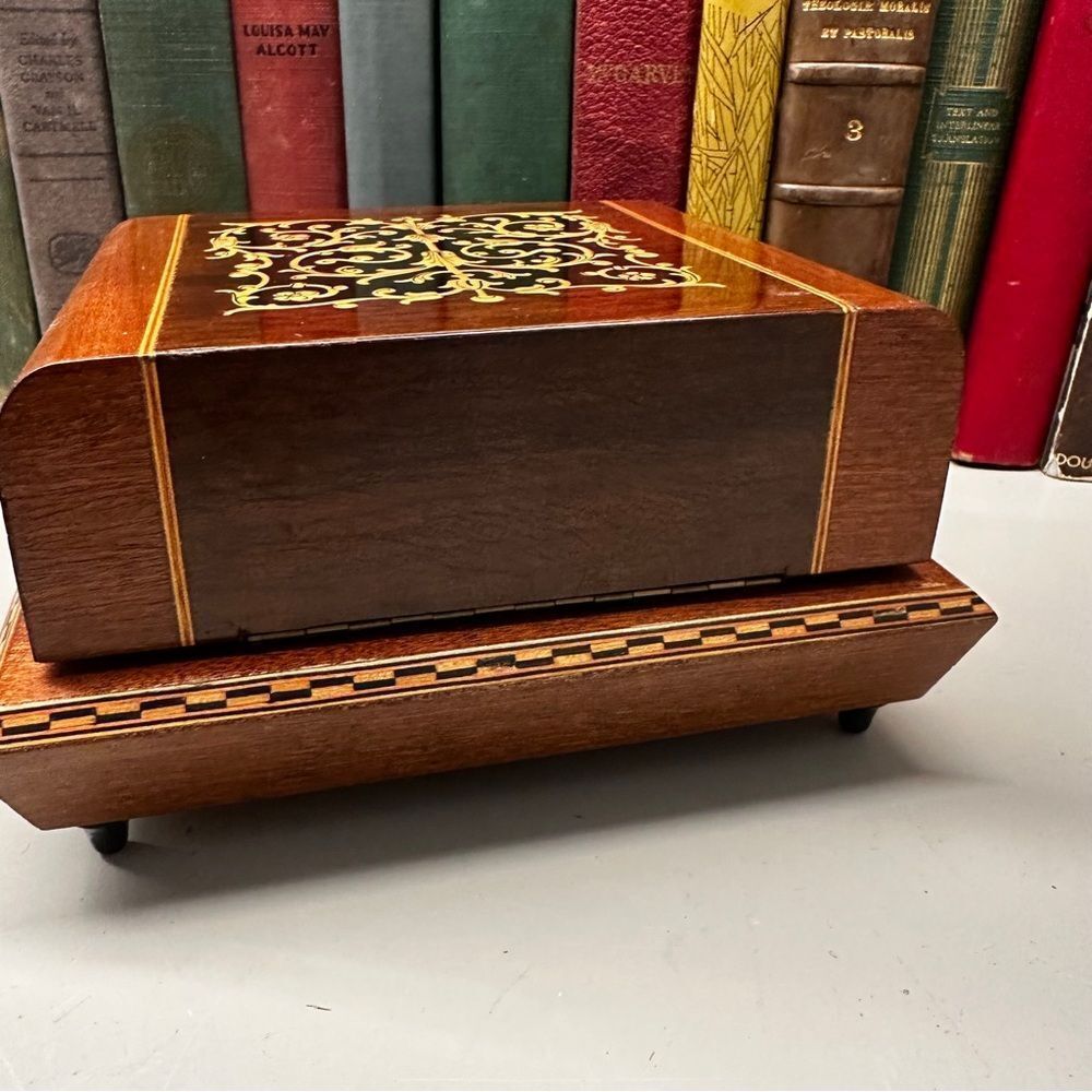 Antique handmade Cigarette box inlaid music box wooden antique cigarette holder - Picture 8 of 14